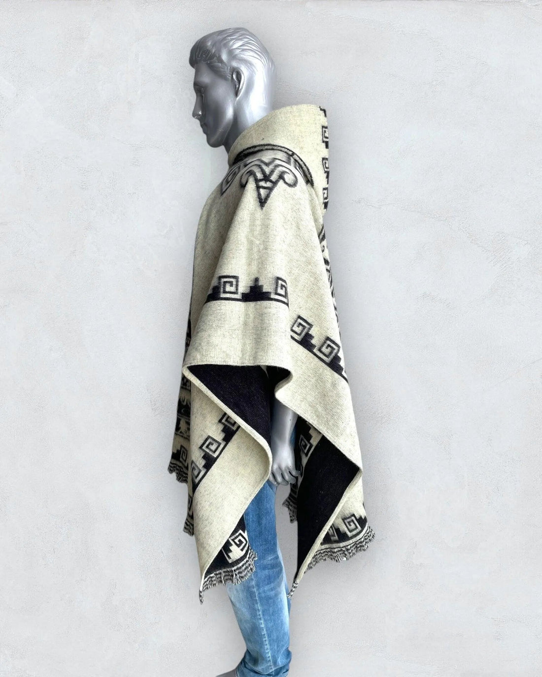 Poncho Hood Wool Maya White - TomHats