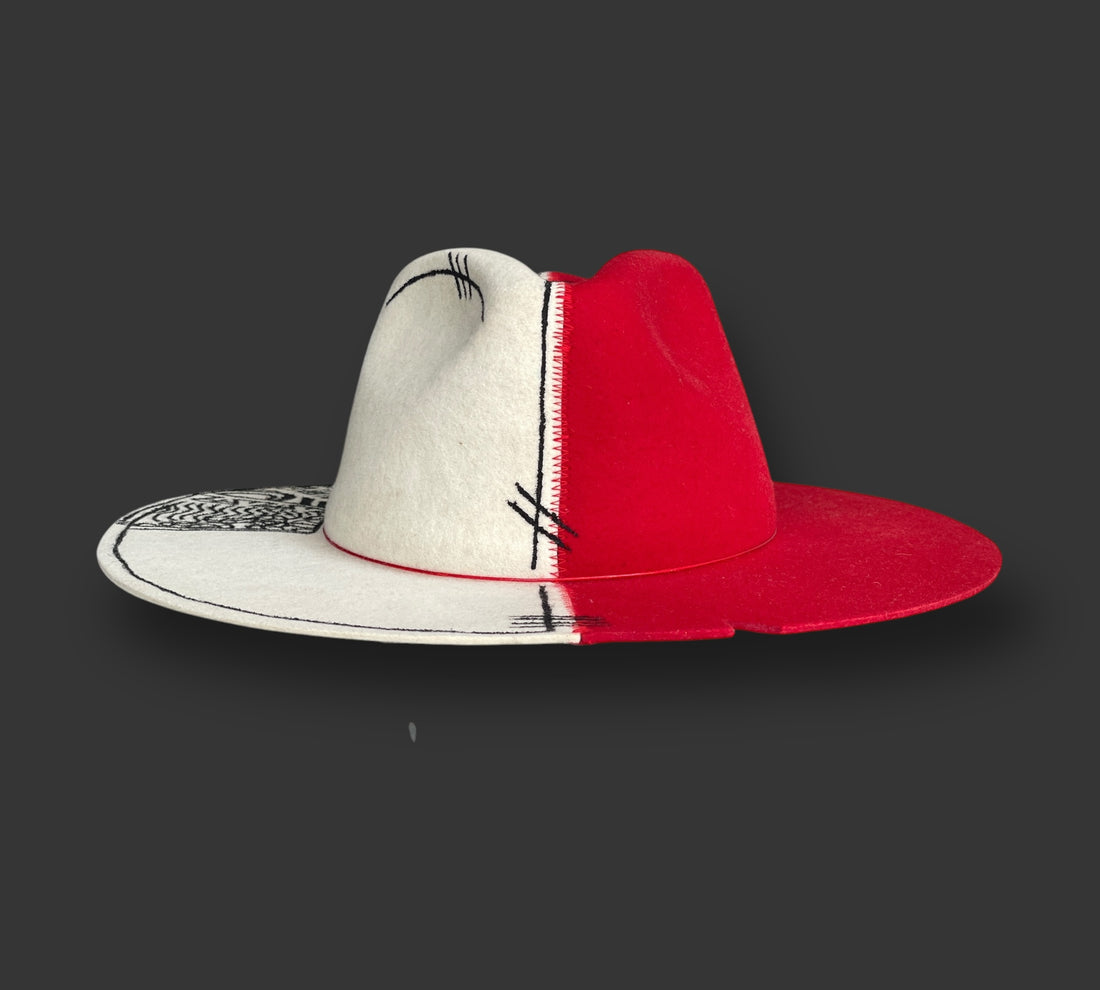 Red and white felt skin with black patterns in the Havana model made in the Andes of Ecuador