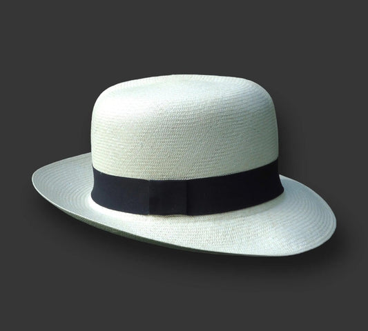 Panama hat Óptimo Fino made en Montecristi Ecuador with black handband
