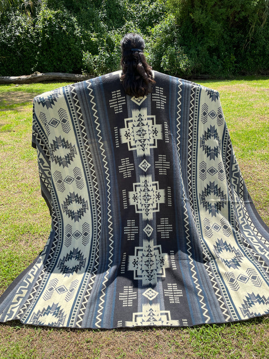 Alpaca Wool Blanket in color blue and white in King size with a geometric Navajo pattern