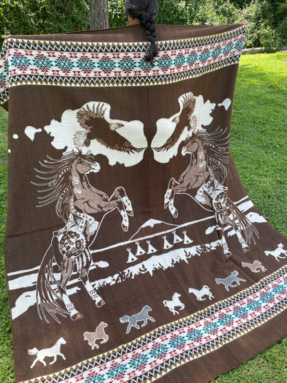 Alpaca Wool Blanket in color brown in King size with a geometric Navajo pattern - Horses and Eagles