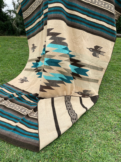 Alpaca Blanket with indigenous patterns - beige/turquoise