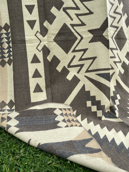 Alpaca Blanket with indigenous patterns - beige