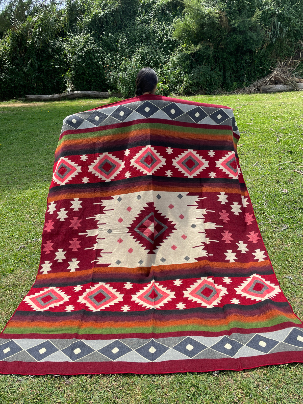 Traditional Woven Blanket with Geometric Pattern - red gray