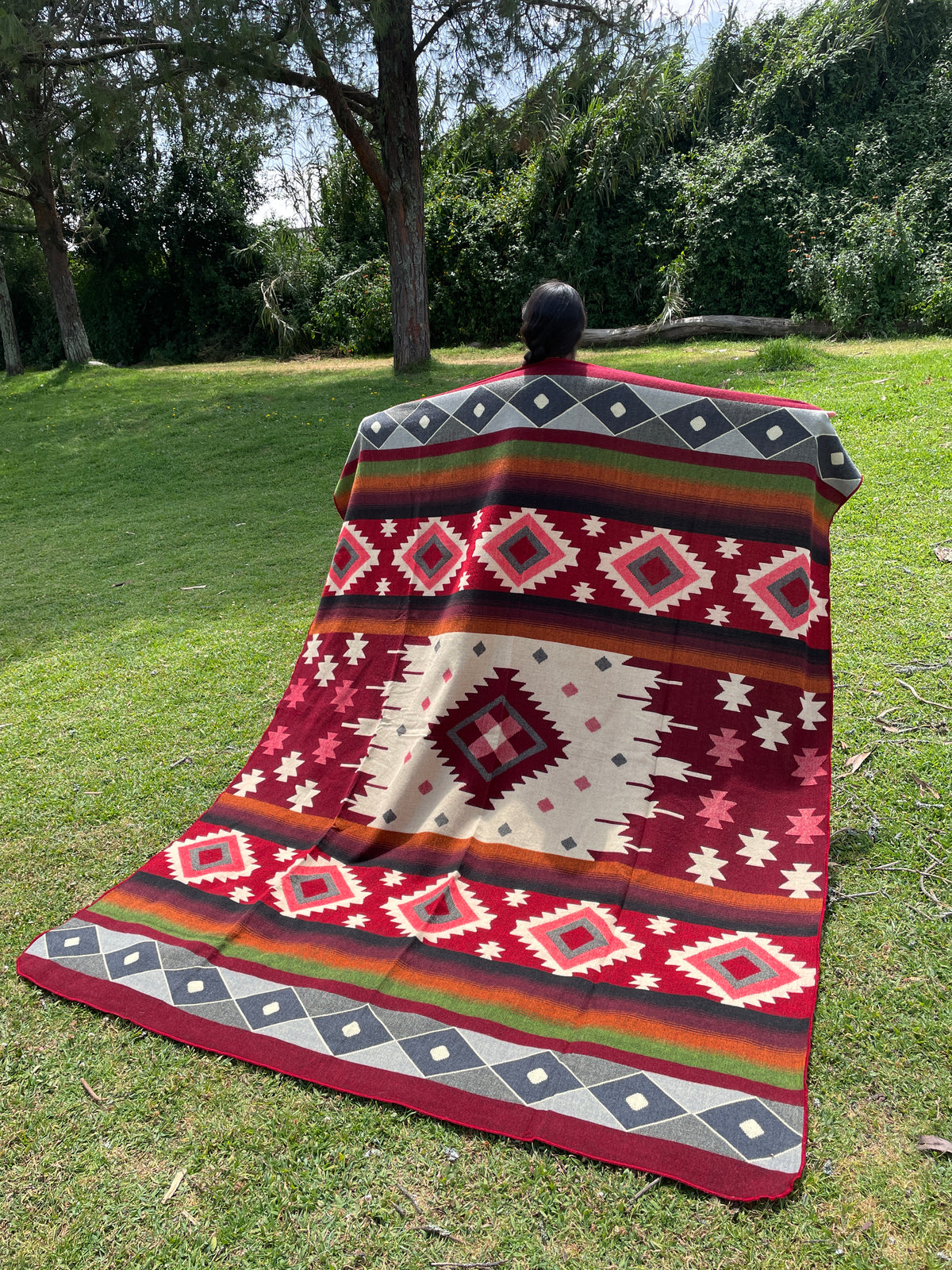 Traditional Woven Blanket with Geometric Pattern - red gray