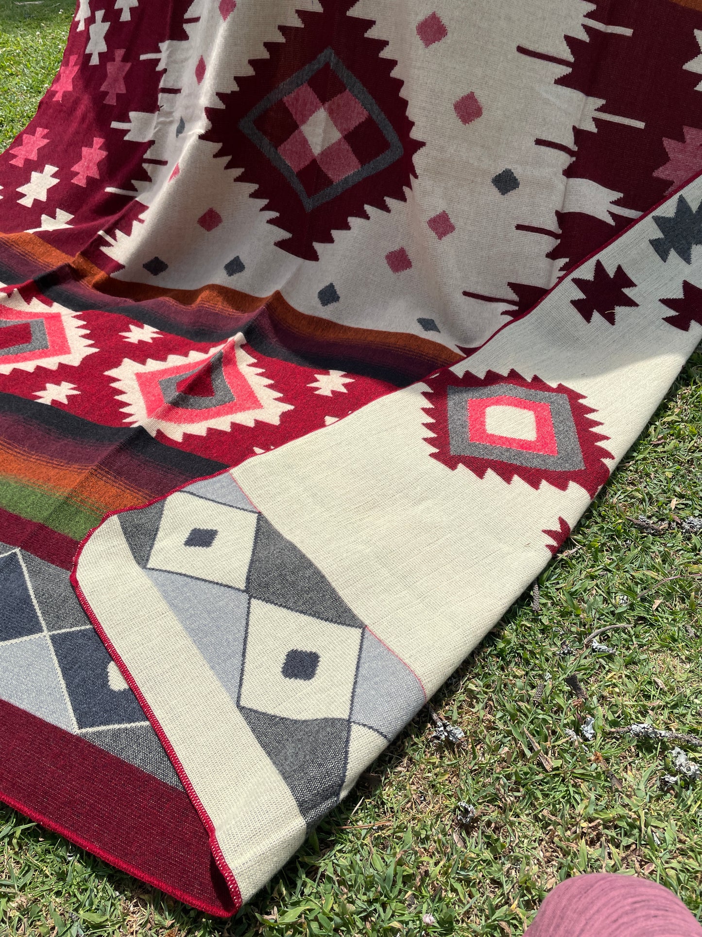 Alpaca Wool Blanket in color red and white in King size with a geometric Navajo pattern