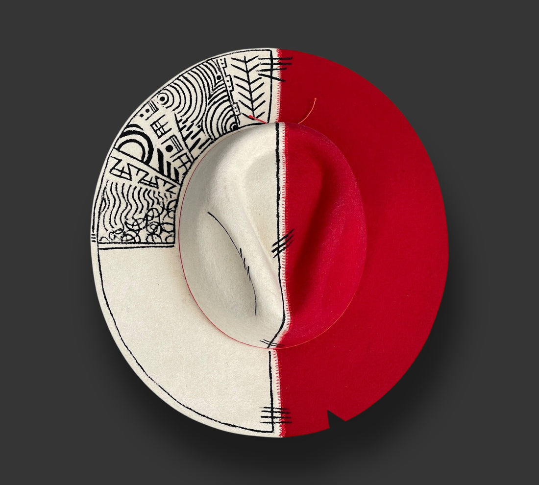 Red and white felt skin with black patterns in the Havana model made in the Andes of Ecuador