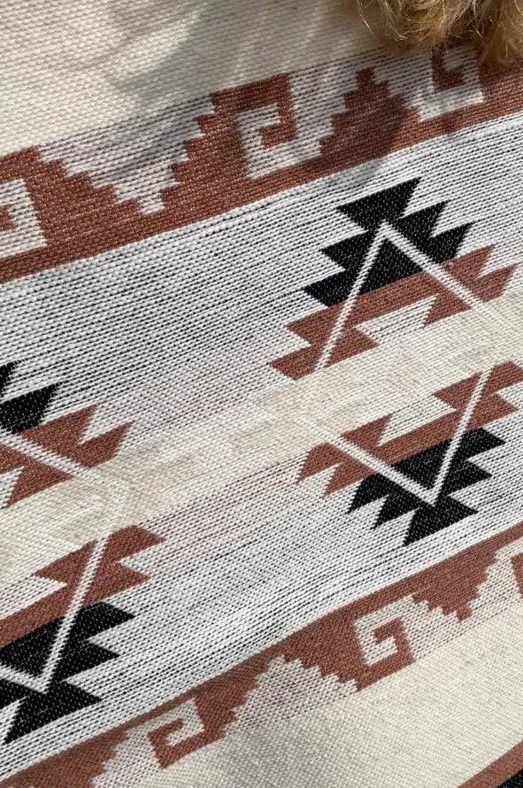 Blanket with indigenous patterns - withe/beige - TomHats